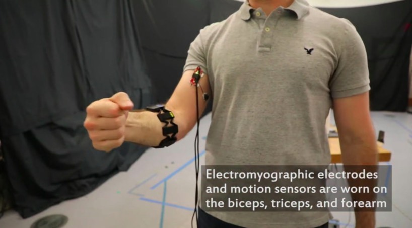 麻省理工學(xué)院MIT:肌肉傳感器讓你握緊拳頭就能控制無人機-肽度TIMEDOO