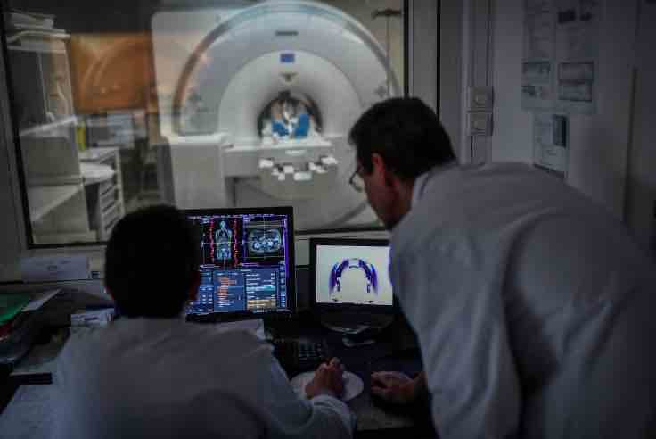 Facebook聯(lián)手紐約大學(xué):利用AI人工智能技術(shù) 把核磁共振掃描速度提高4倍-肽度TIMEDOO