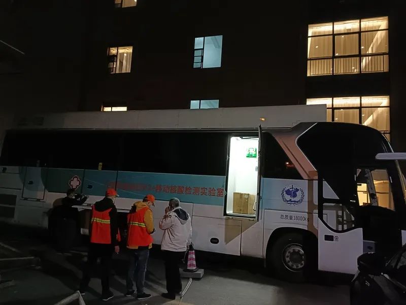 科技守“滬”！華大智造從多地調(diào)配自動(dòng)化設(shè)備支撐上海2500萬人核酸檢測(cè)-肽度TIMEDOO