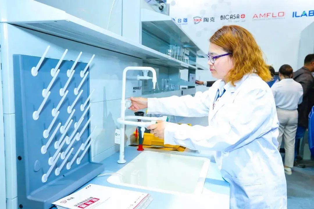 全新登場！「實驗室安全展區(qū)」 護航科研人員實驗室安全-肽度TIMEDOO